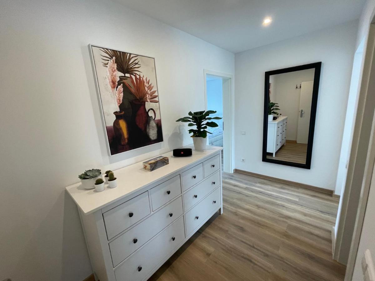 Neue Stilvolle 2-Zimmer Wohnung Im Zentrum Von Волфсбург Екстериор снимка